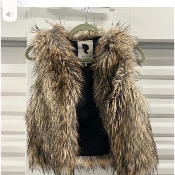 Talula for Aritzia vegan fur vest Size XS - Picture 3 of 12